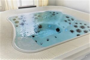 Quadro Luxury SPA (240*240*100) переливной спа бассейн в Киеве от компании E-market Comfort SPA