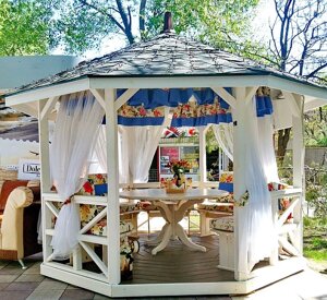 Альтанка дерев'яна "Britain" в Одеській області від компанії Беседки Wood Luxury