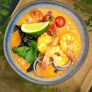 Суп Том Ям з тигровими креветками (450грам)