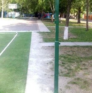 Стійки волейбольні з пристроєм натягу троса в комплекті з лебідкою і тросом (без регулювання висоти)