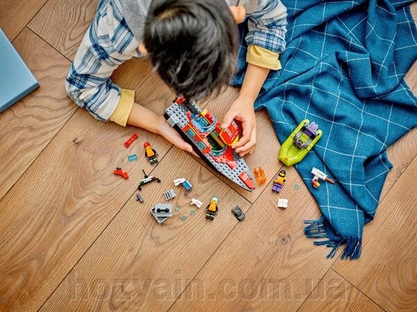 Конструктор LEGO City Човен пожежної бригади 144 деталі (60373) від компанії hozyain. com. ua - фото 1