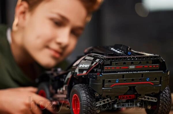 Конструктор LEGO Technic Audi RS Q e-tron 914 деталей (42160) від компанії hozyain. com. ua - фото 1