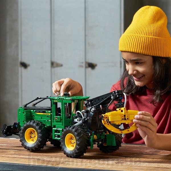 Конструктор LEGO Technic Трелювальний трактор John Deere 948L-II 1492 деталей (42157) від компанії hozyain. com. ua - фото 1