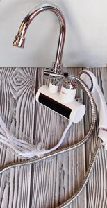 Змішувач для ванни з проточним водонагрівачем цифровий