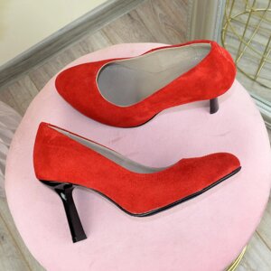 Туфлі жіночі замшеві класичні на шпильці, колір червоний. 40 розмір