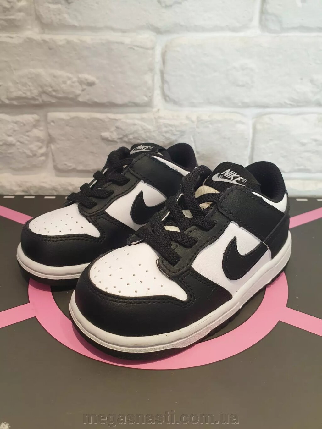 Кросівки NIKE Dunk Panda 23.5 розмір, 13 см від компанії MEGASNASTI - фото 1