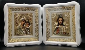 Ікони пари Спаситель+Казанська золото 26,5х29 см., у білому дерев'яному фігурному кіоті
