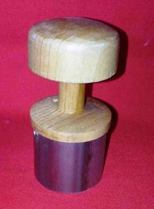 Вирізка для просфор з нержавійки з дерев'яною ручкою, діаметр 42 мм.