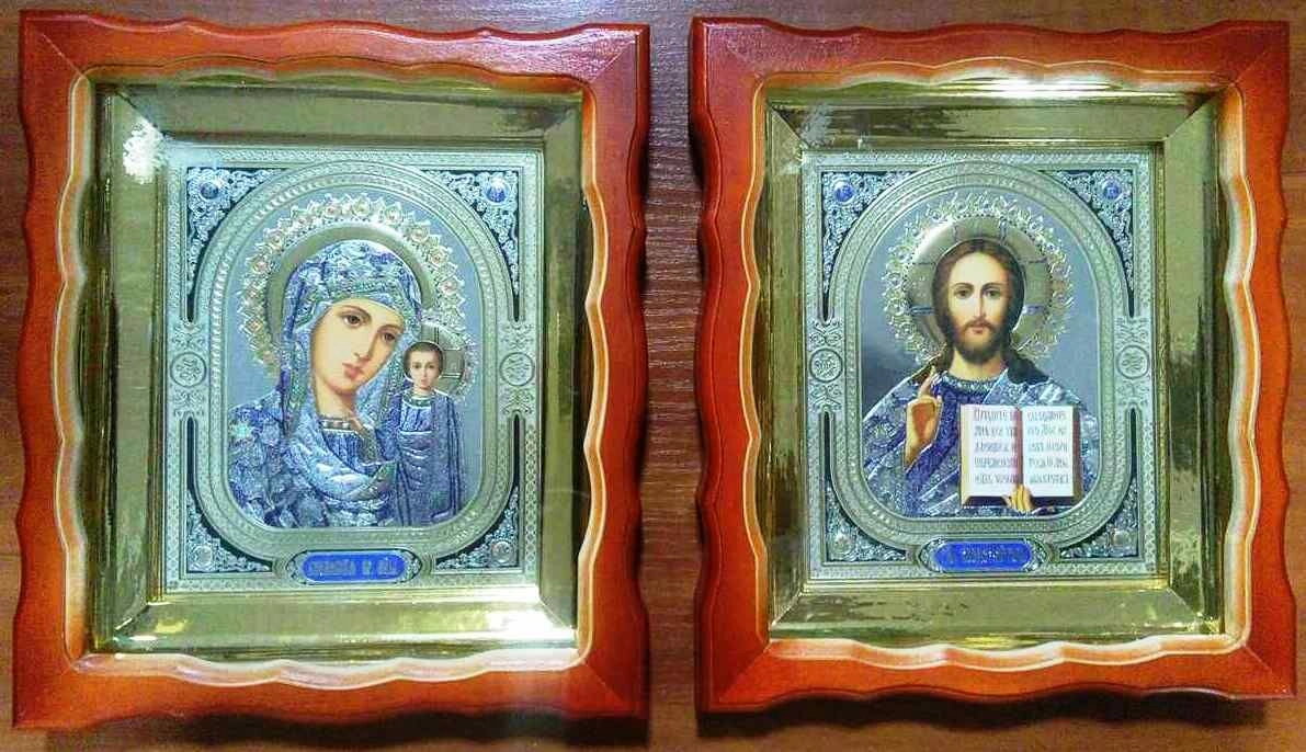 Ікони пара, в дерев'яному фігурному кіоті, 22х25 — фото 1
