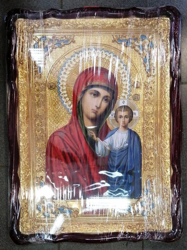 Ікона велика в рамі під склом фігурна «Казанська», в полурізе з емаллю, 60х80 — фото 1