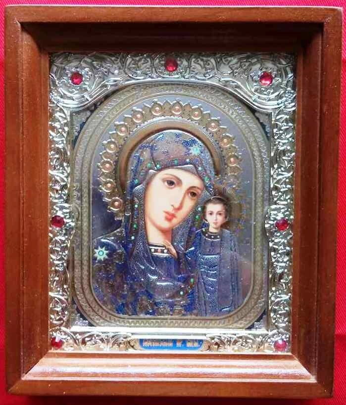 Ікона "Казанська" зі склом з золотим окладом з камінням — фото 1