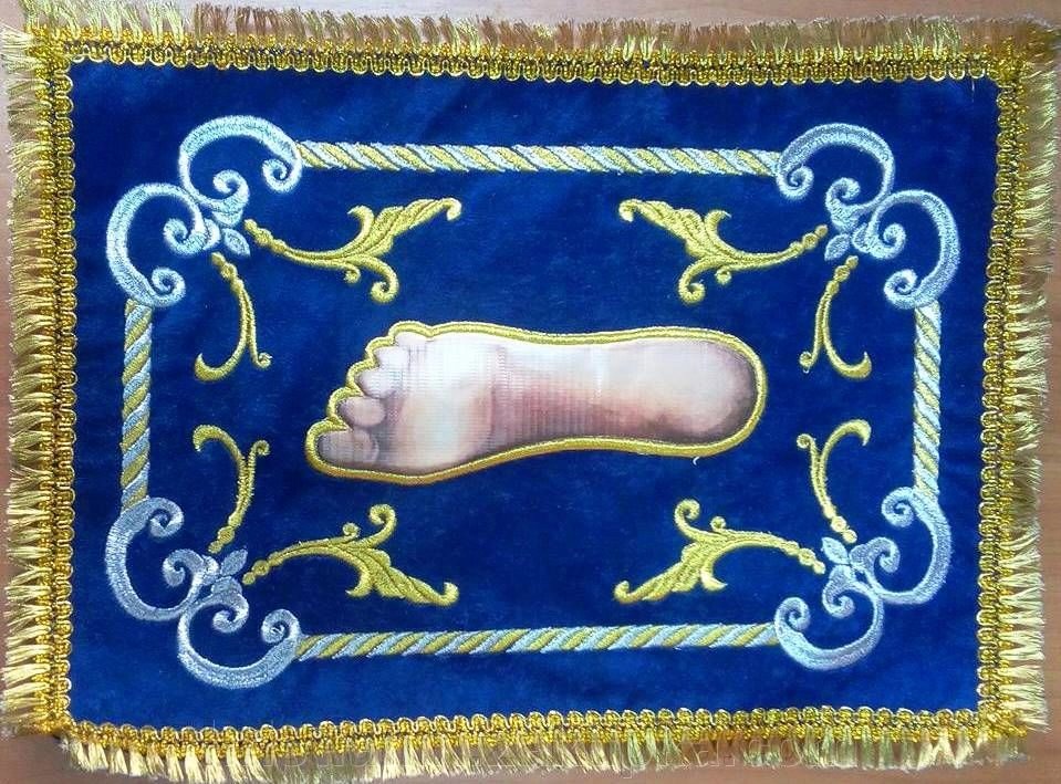 Стопа Почаївської Божої Матері, велика з вишивкою, 27х37 від компанії ІНТЕРНЕТ МАГАЗИН "ХРИСТИЯНИН" церковне начиння - фото 1