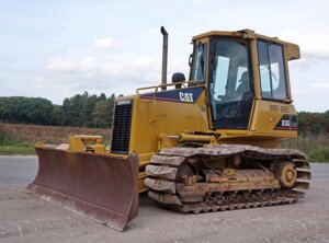 Бульдозер CAT D3g.