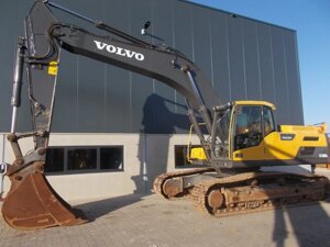 Гусеничний екскаватор Volvo EC300DL