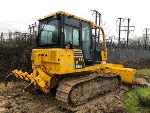Komatsu D39EX-21 Бульдозер