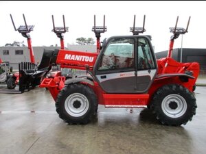 Телескопічний навантажувач Manitou MT 1235S.