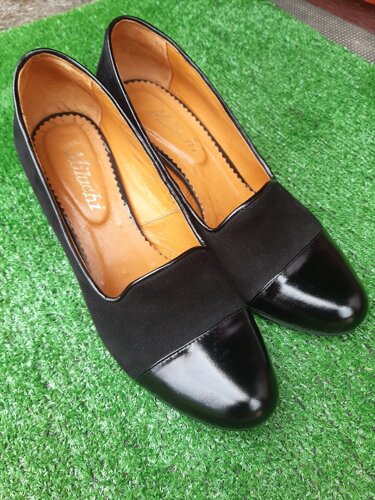 Жіночі чорні туфлі на підборах Б/У 39 розмір по устілці 25см, натуральна шкіра, каблук 6 см