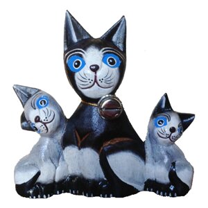 Деревянная статуэтка семья котов монолит