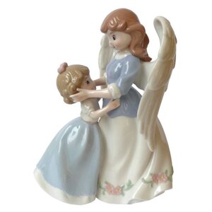 Фігурка статуетка порцеляновий колекционная «Ангел з дитиною» h-17 див.