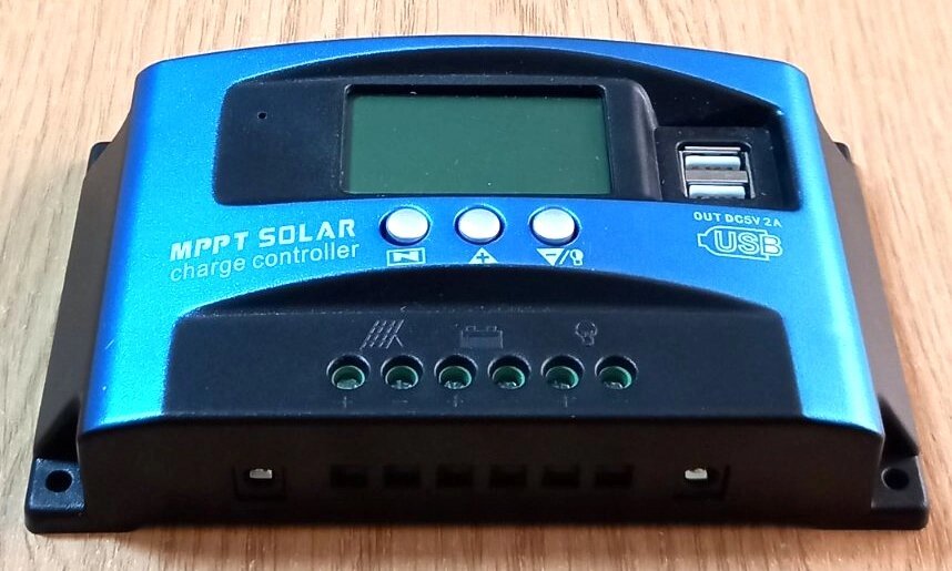 50A MPPT контролер заряду акумуляторів від сонячної панелі 12 / 24В з ЖК-дисплеєм, 2-мя USB портами від компанії ПО СПЕЦАНТЕННИ Зв'язок без перешкод! - фото 1