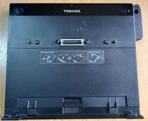 Док станція універсальна - розширювач портів для ноутбуків Toshiba. Вітринний зразок.