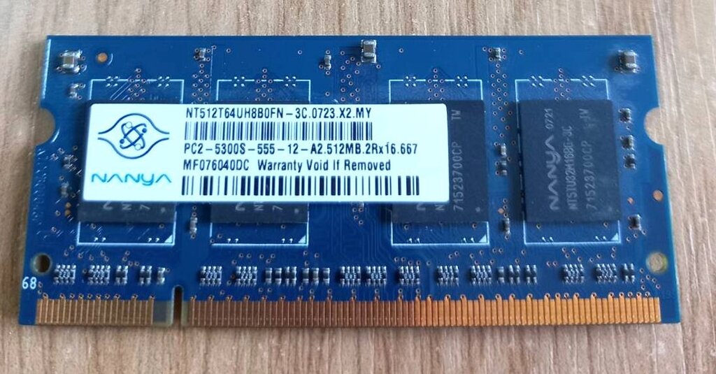 Линейка памяти DDR2 (PC2) 512 мегабайт для расширения памяти принтеров, сетевых накопителей, в отличном состоянии от компании ПО СПЕЦАНТЕННЫ  Связь без преград! - фото 1