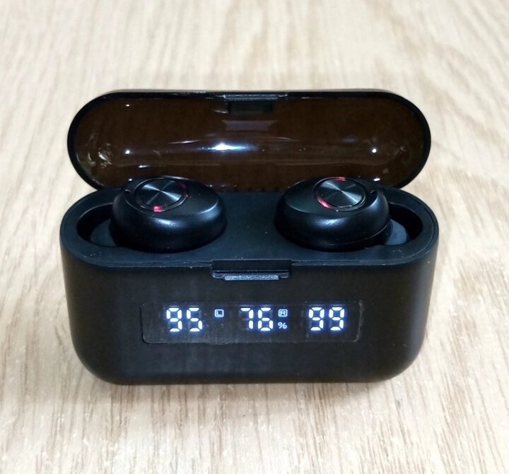 Міні-навушники F9 з Bluetooth 5,0 3D Hi-Fii стерео, з зарядним чохлом від компанії ПО СПЕЦАНТЕННИ Зв'язок без перешкод! - фото 1