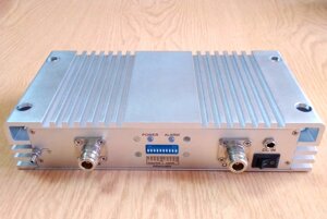 Підсилювач сигналу стільникового зв'язку SYN-9020F-G 900 MГц із захистом мережі, 600-800 кв. м.