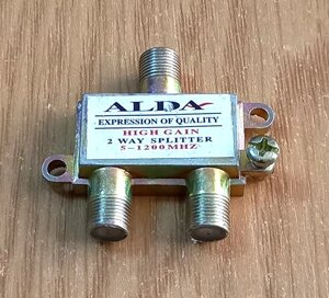 Антенный разветвитель (сплиттер) Alda 1/2 (5-1200 МГц). Уценка.