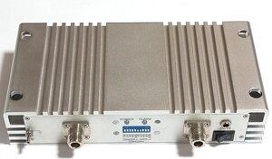 Підсилювач сигналу стільникового зв'язку SYN-9020F-G 900 MГц із захистом мережі, 600-800 кв. м.