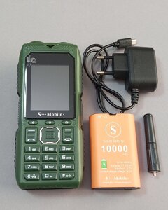Мобільний телефон S555pro 2.4" 4хsim карти, 10000 мАг, Powerbank, камера 8 Вт, ліхтар, антена телескопічна, Green