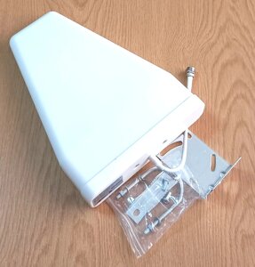 Антена логоперіодична HGANT-0809 800-2700 МГц 8.5/11 dBi
