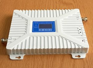 Підсилювач стільникового зв'язку дводіапазонний SST-1765-DW 1800+2100 МГц, 300-500 кв. м.